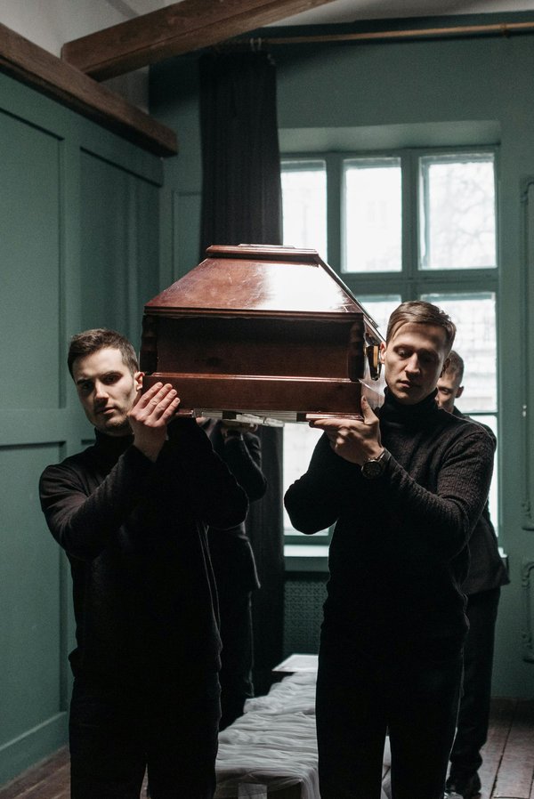 Pourquoi confier l'organisation des obsèques à une entreprise générale de pompes funèbres ?