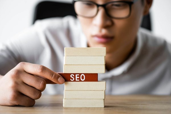 Les avantages clés d'engager un consultant seo pour votre entreprise